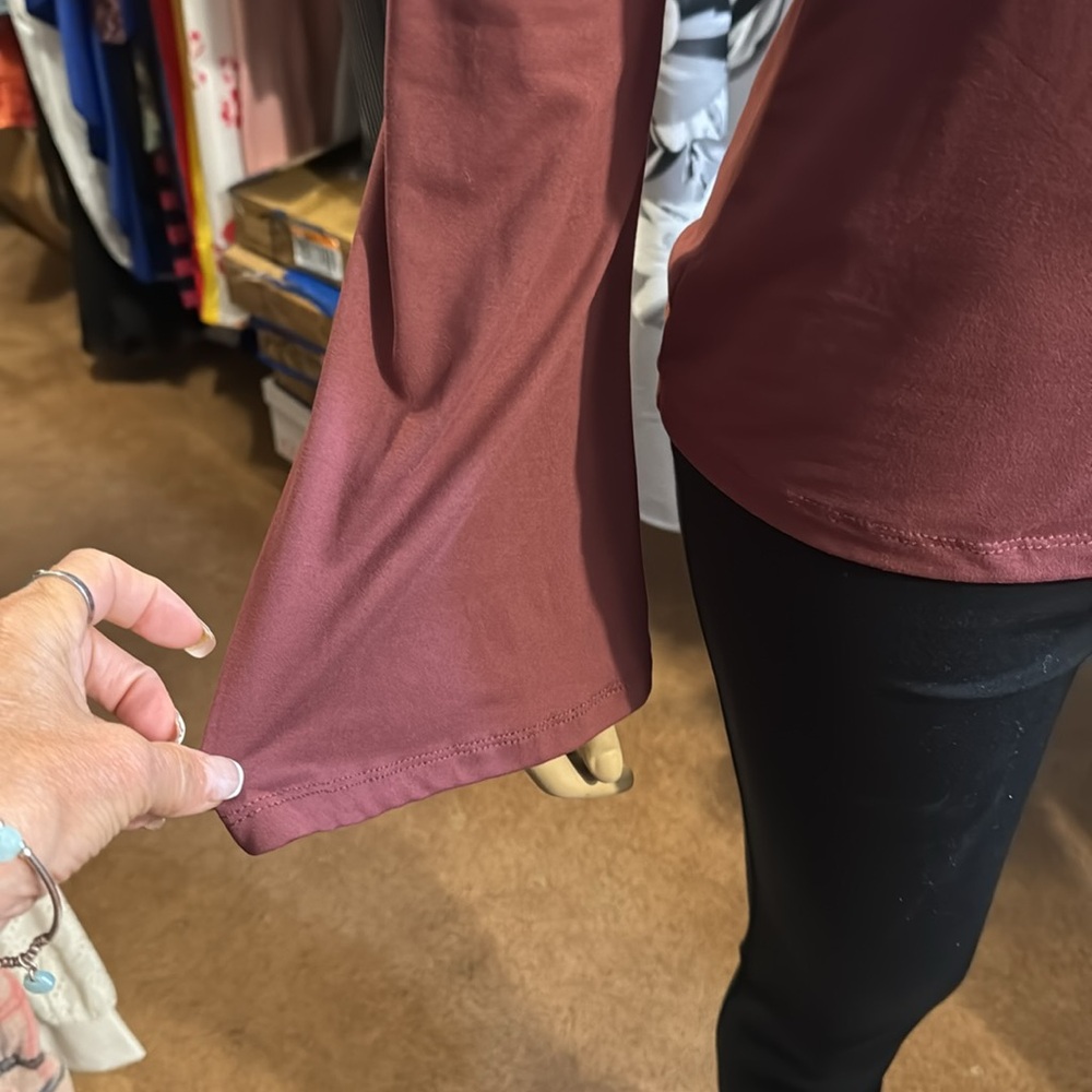 Neck blouse - Picture 3 of 3